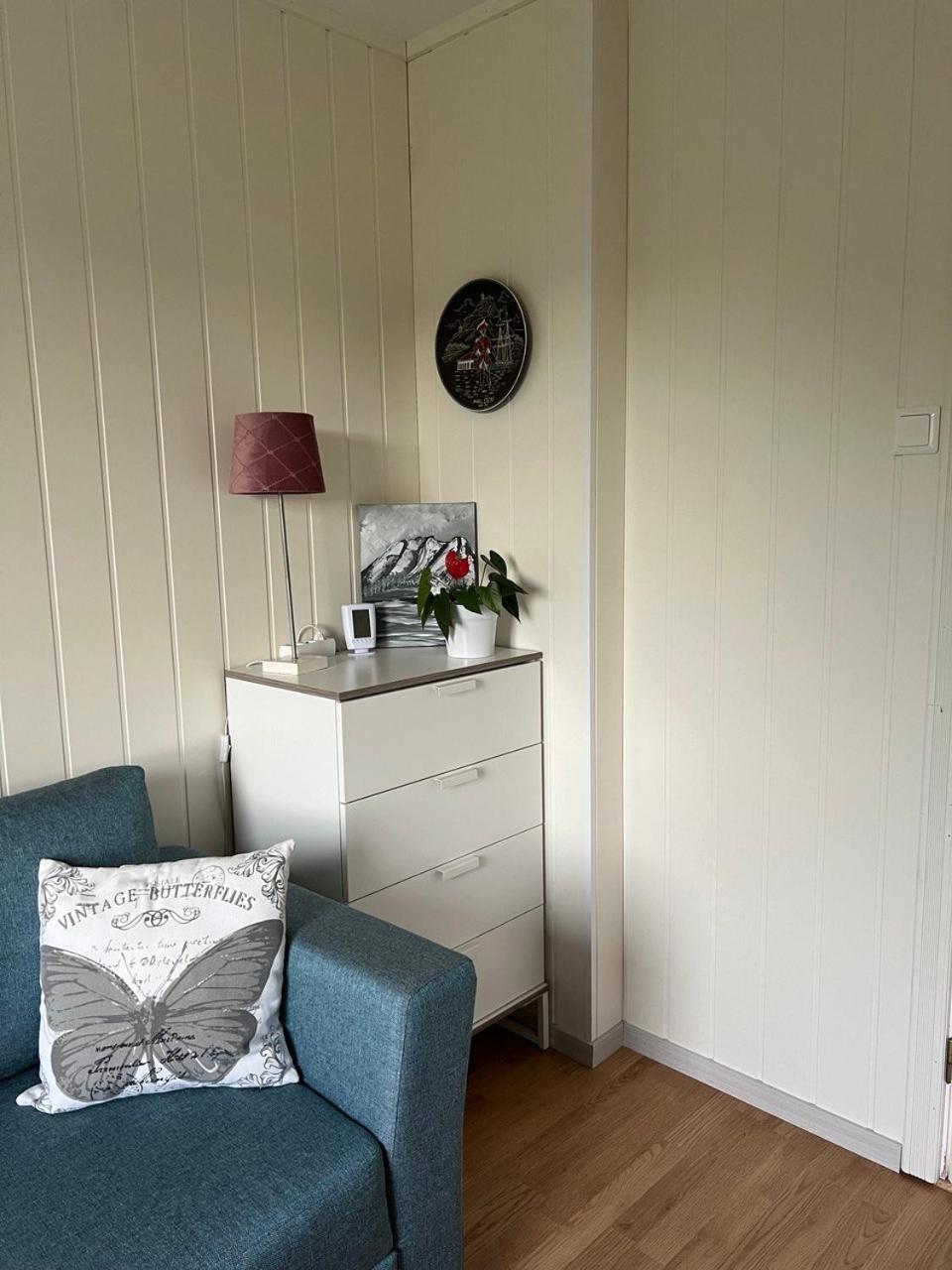 Guest Room In Private House Ålesund Buitenkant foto